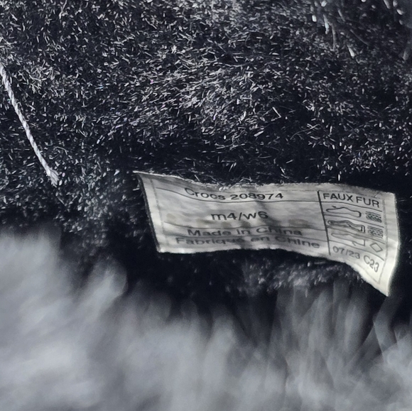 CROCS Furever Crush Glitter Black Fur Lined Clogs Size 6 - Picture 5 of 9